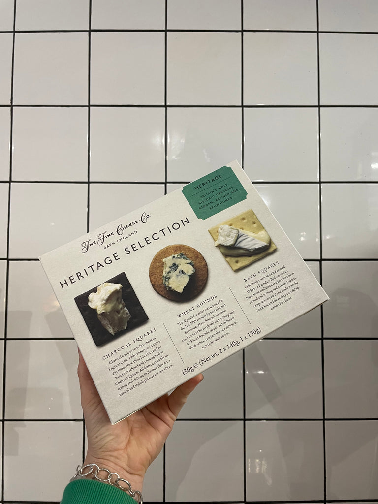 THE HERITAGE RANGE CRACKERS SELECTION BOX
